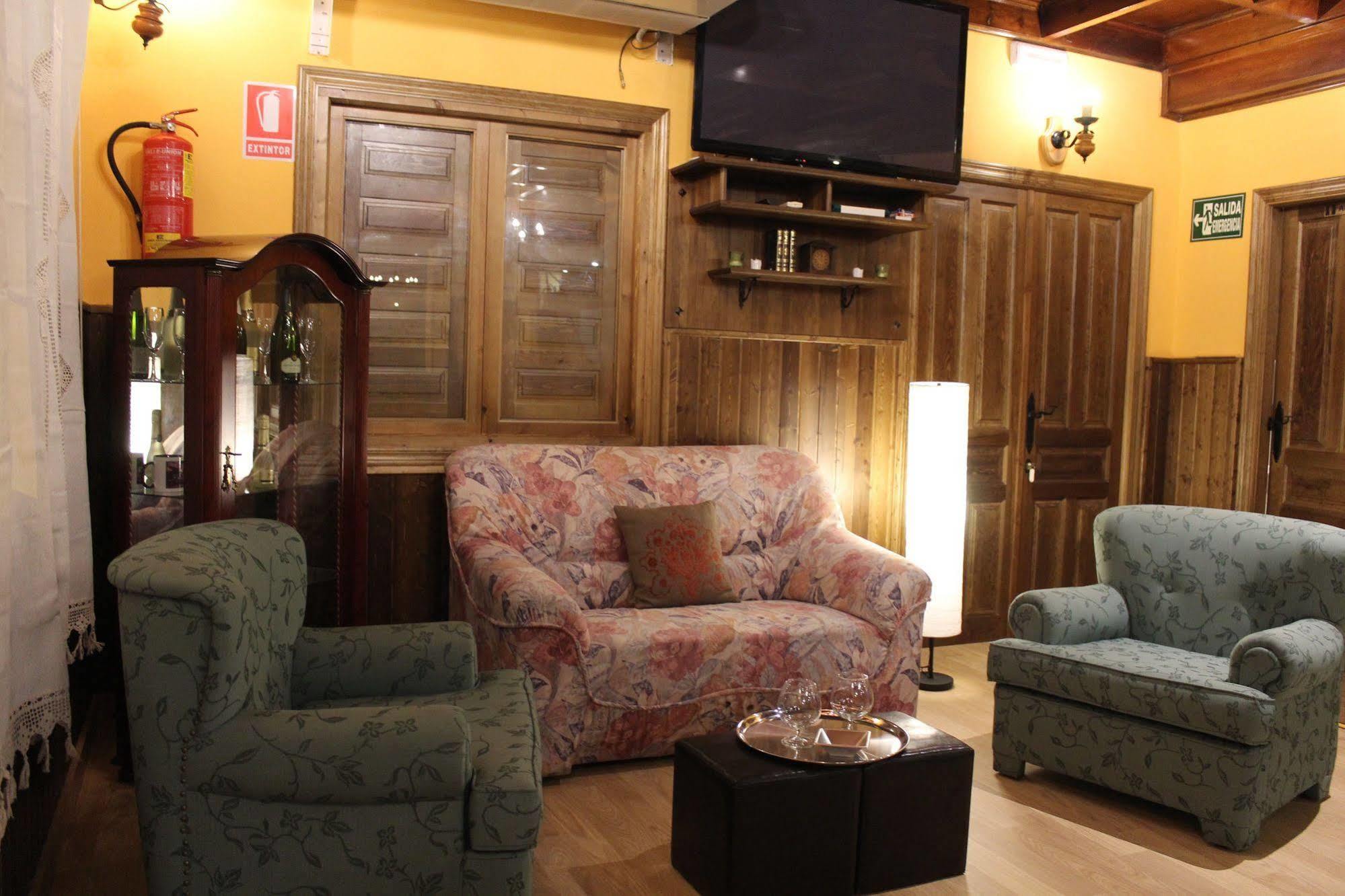 Hostal Mainz 彼德拉拉韦斯 外观 照片